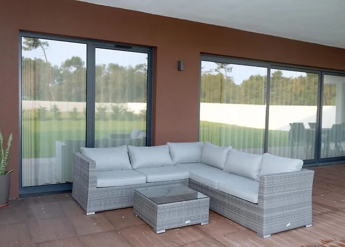 Olive House - 4 Bedrooms Ferienhaus *